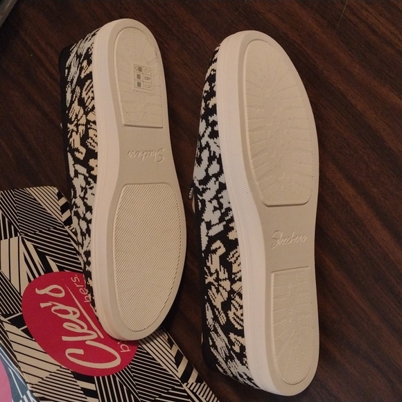 NIB Cleo by Skechers - Picture 3 of 4